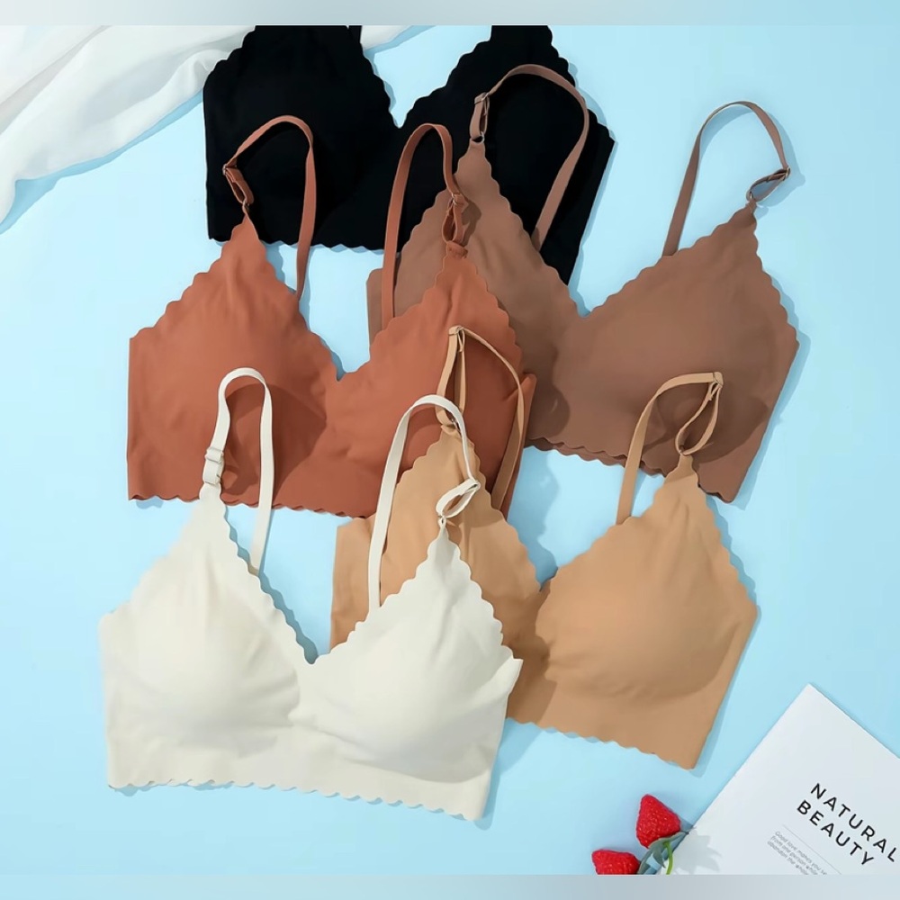 New Set of (4) Scalloped Trim Wireless Push-up Seamless Bras